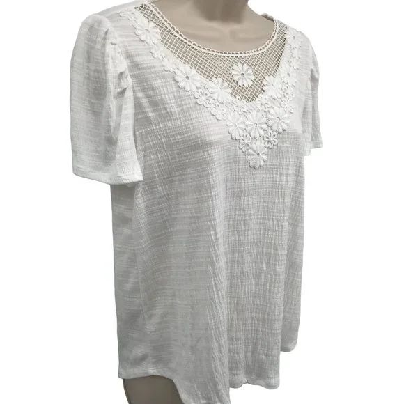 89th + Madison Womens White Eyelet Embroidered Short Sleeve Blouse Size M - Picture 2 of 8